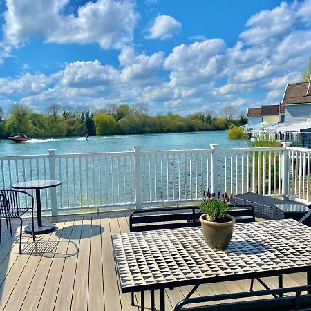 Cotswolds Lakeside Lodge - Nesbitt'S Nest Южен Сърни Екстериор снимка