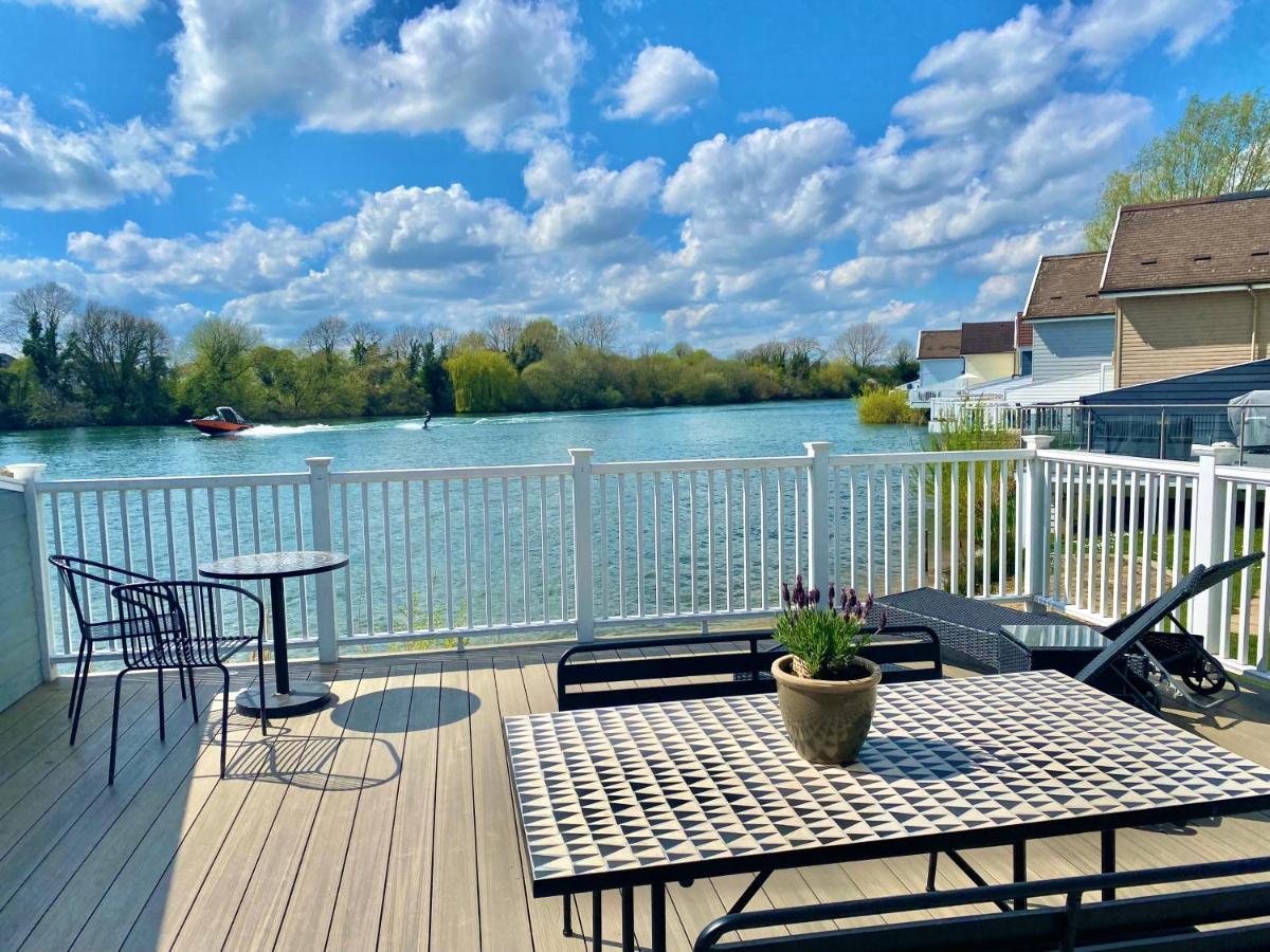 Cotswolds Lakeside Lodge - Nesbitt'S Nest Южен Сърни Екстериор снимка