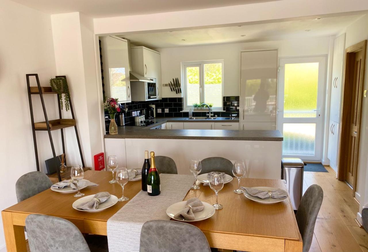 Cotswolds Lakeside Lodge - Nesbitt'S Nest Южен Сърни Екстериор снимка