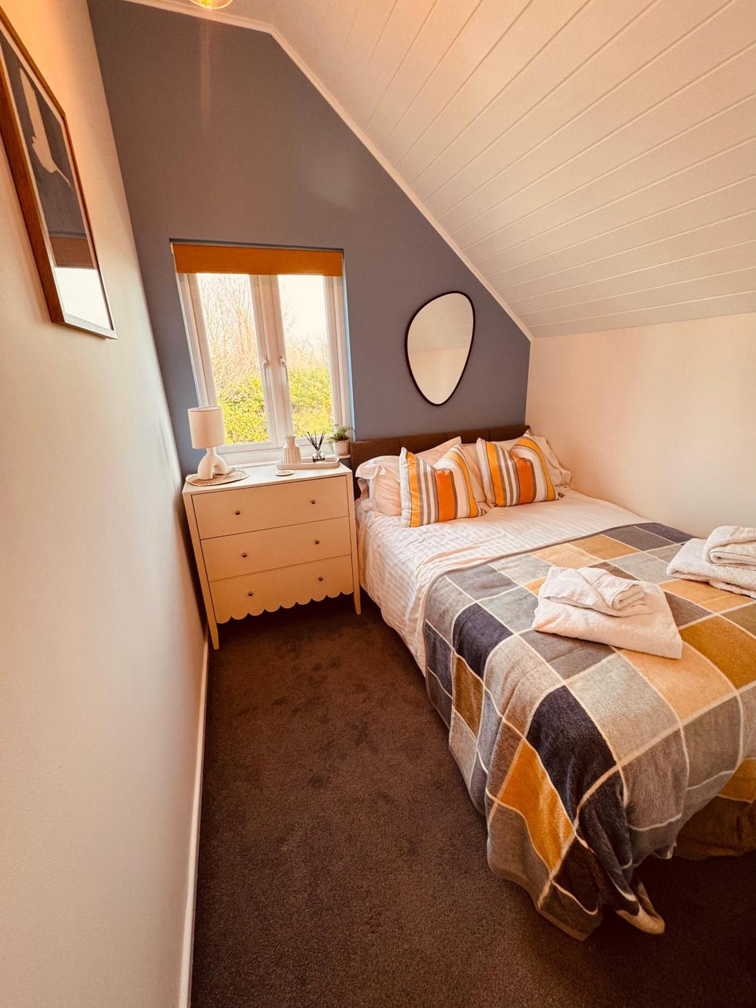 Cotswolds Lakeside Lodge - Nesbitt'S Nest Южен Сърни Екстериор снимка